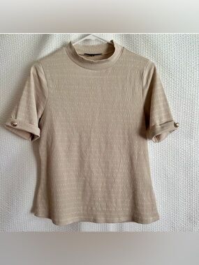 Fifty Street Women's Tan Short Sleeve Top Size: Medium